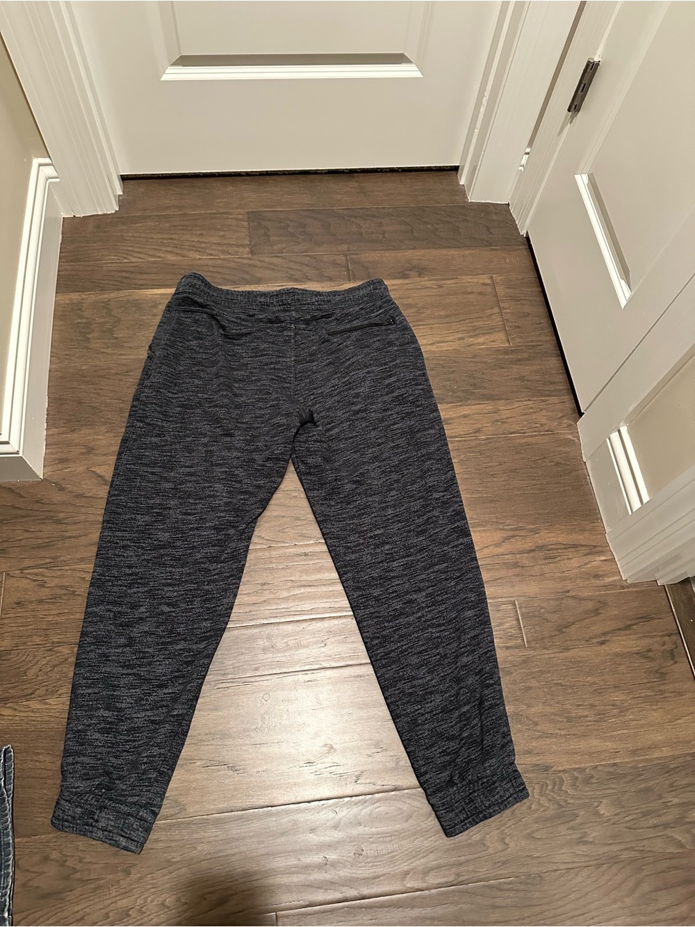 Urban Pipeline men’s large joggers, good condition, charcoal gray
